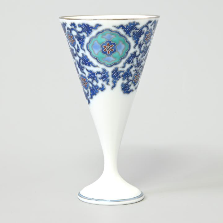 【染錦窓絵小花唐草】ワインカップ（酒杯）