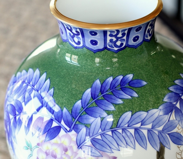 染錦緑彩藤文）花瓶«花瓶|有田焼の老舗-香蘭社オンライン
