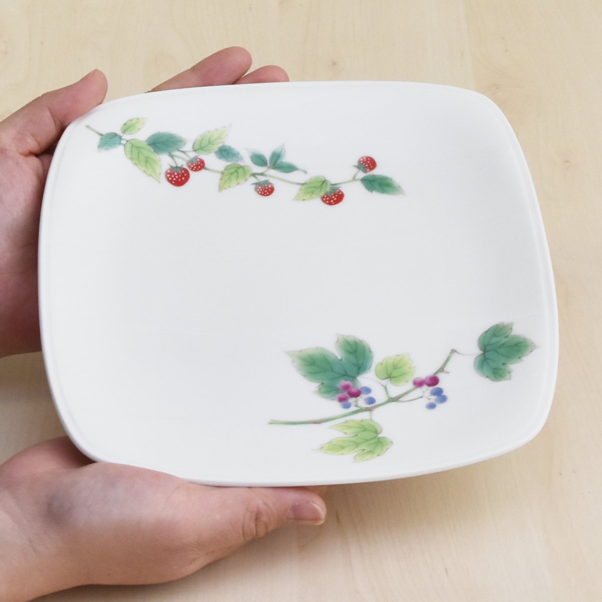 （山だより）中皿（20cm ）箱なし単品 *有田陶器市特別割引商品*