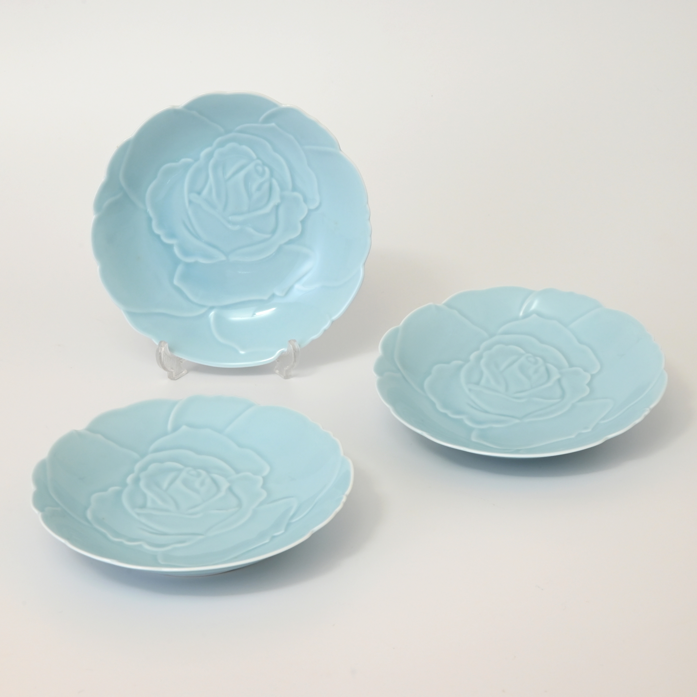 青磁ばら】中皿3枚セット（18.5cm）|有田焼の老舗-香蘭社オンライン