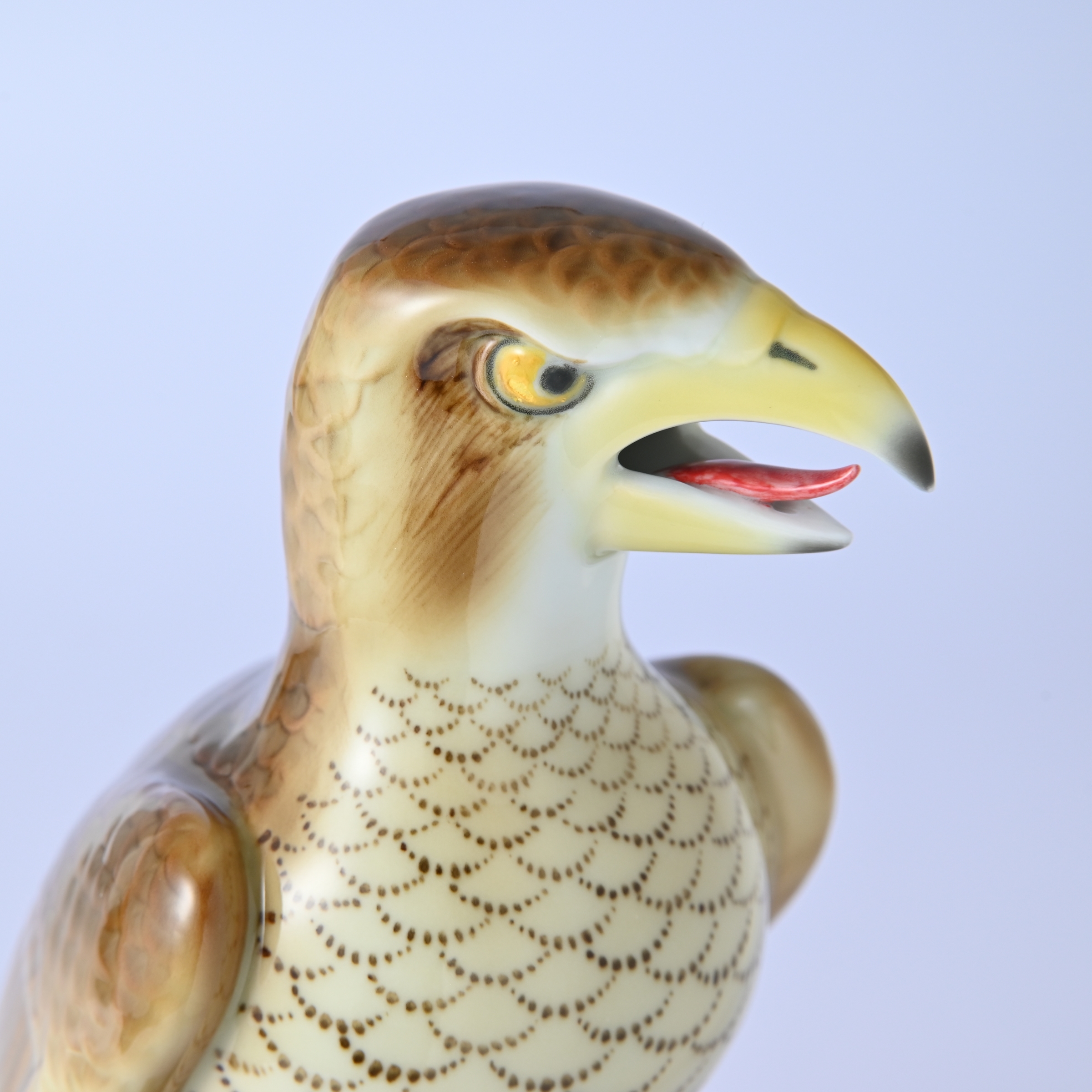 【染付鷹】置物2