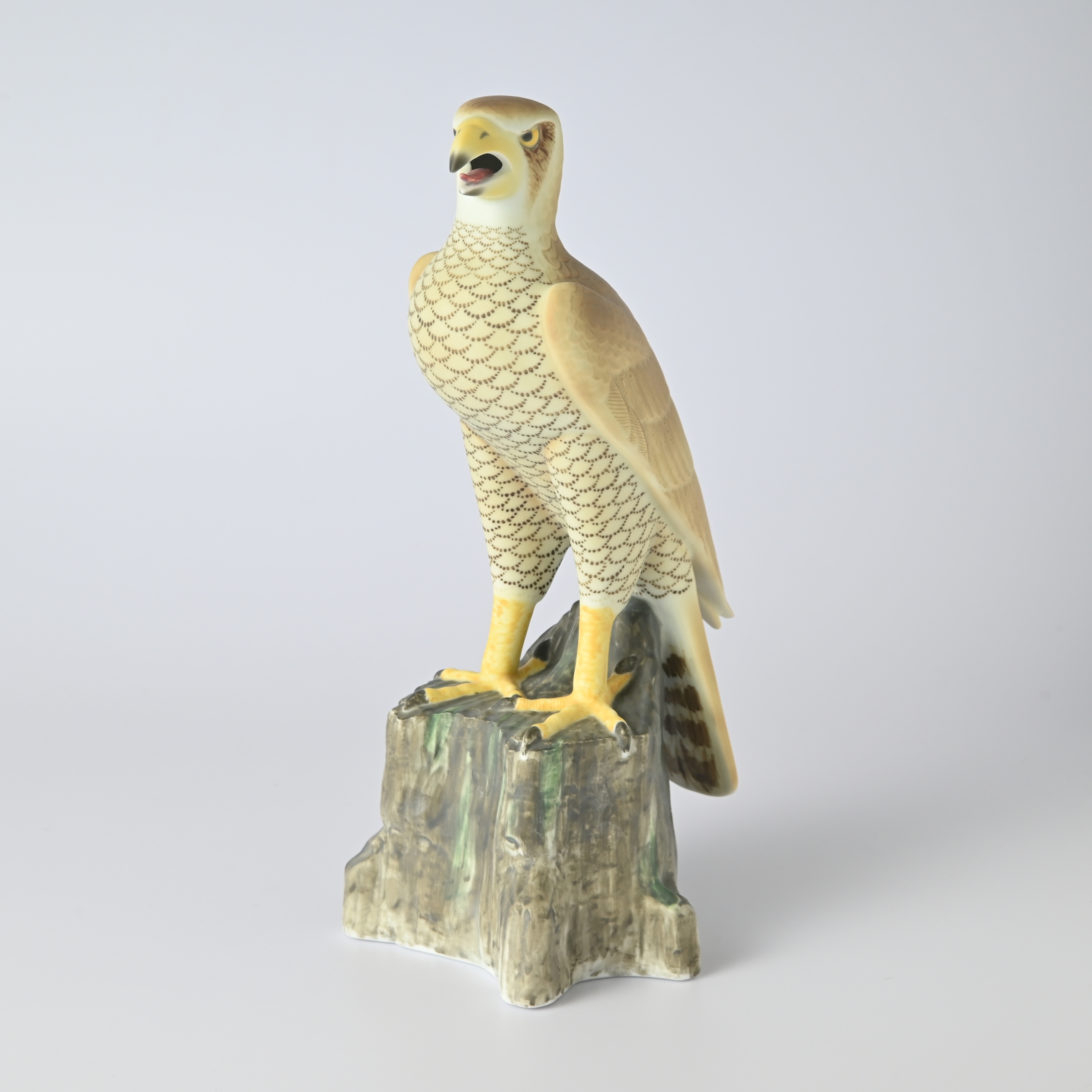 【染付鷹 ブラスト加工】置物