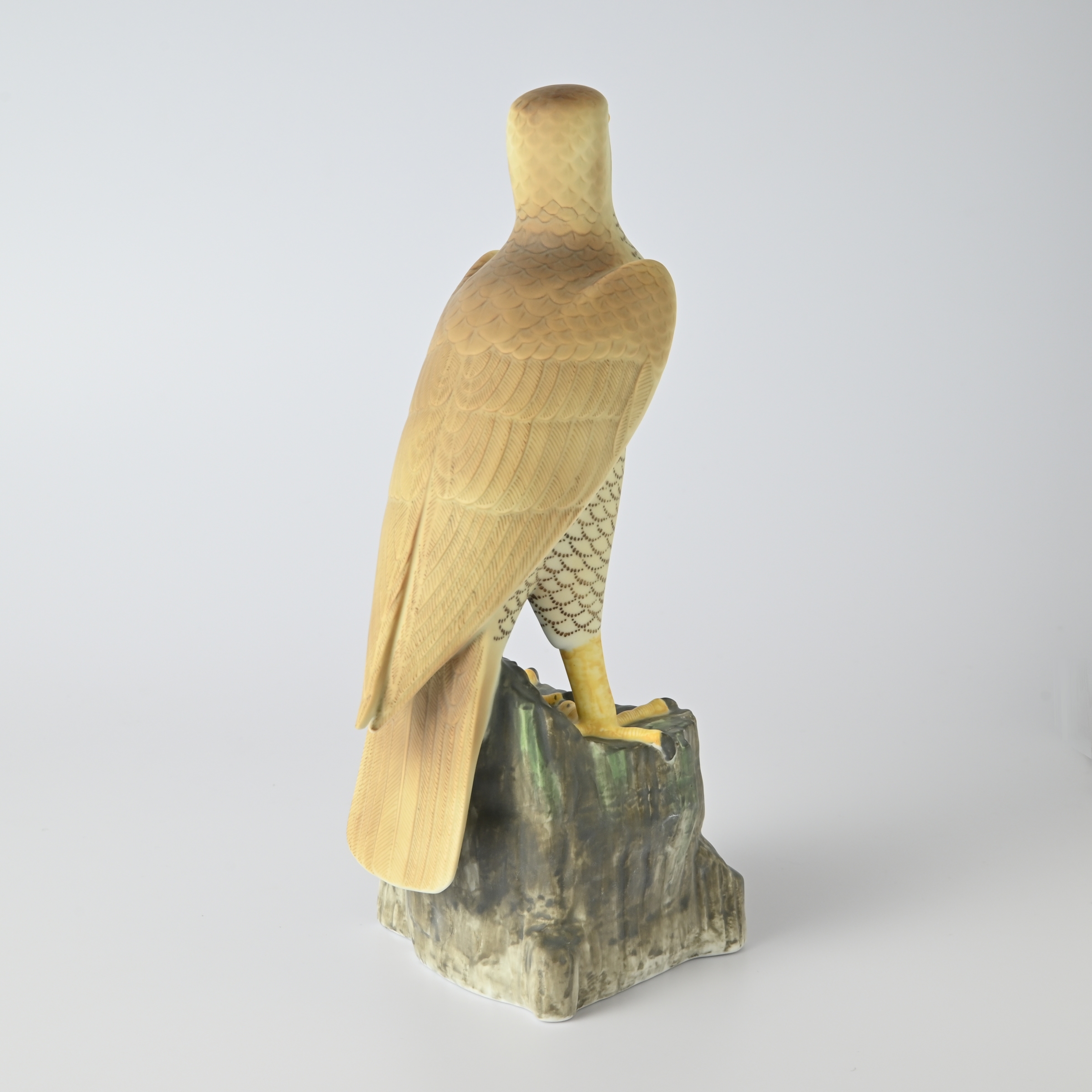 【染付鷹　ブラスト加工】置物3